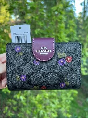 COACH Corner Zip Medium Wallet Signature Canvas Country Floral Print CM986 NWT